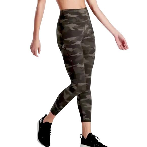 Athleta Womens Ultimate Stash Pocket Camo 7/8 Tight Leggings Multicolor SZ Large - Picture 1 of 10